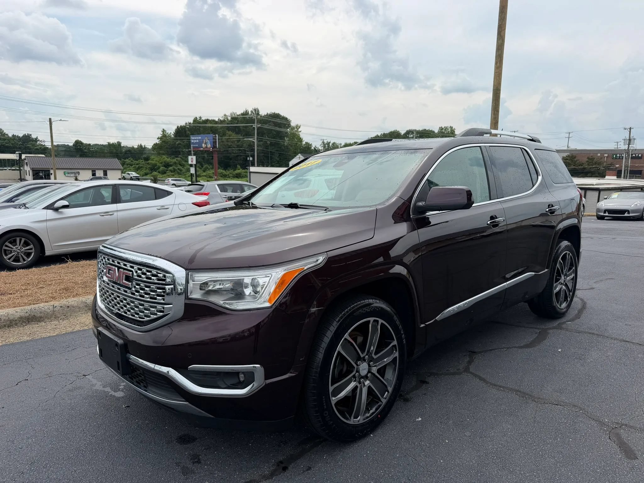 Used 2017 GMC Acadia Denali w/ Technology Package AWD/4WD image 3