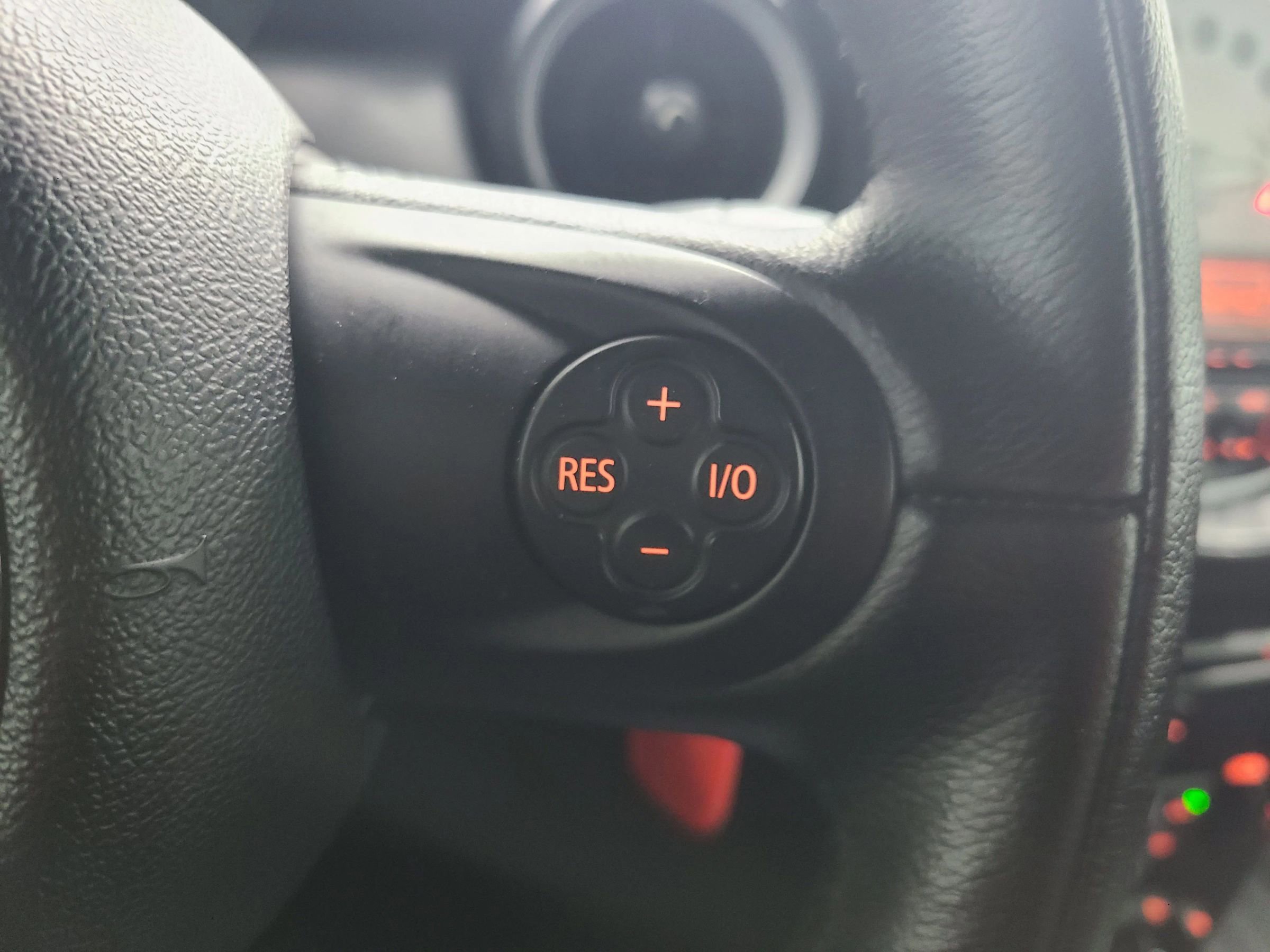 Used 2011 MINI Cooper Convertible image 29