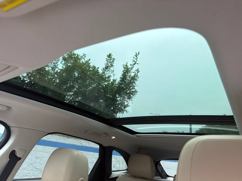 Used 2017 Jaguar F-PACE Premium AWD/4WD image 11