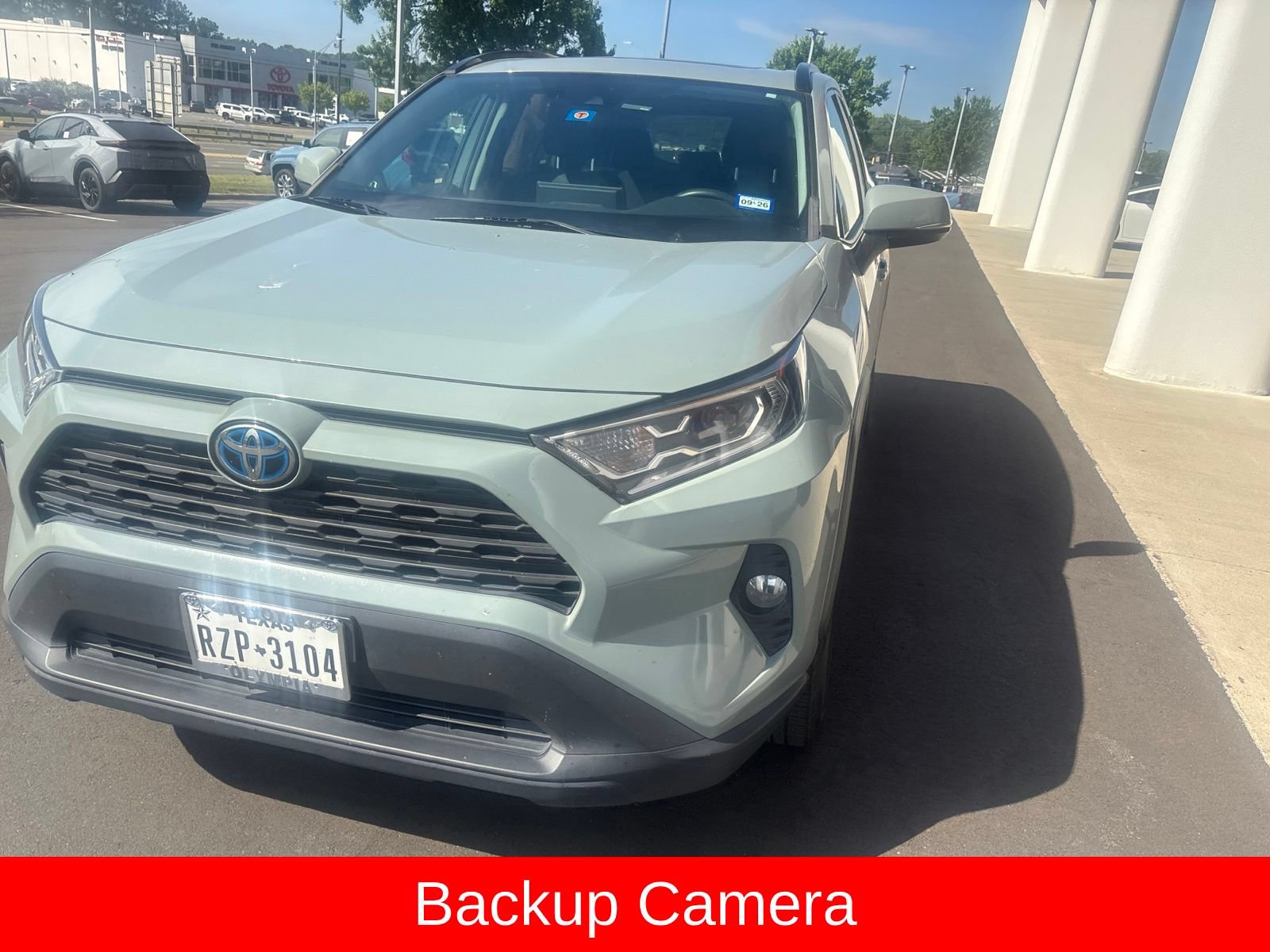 Used 2020 Toyota RAV4 XLE w/ Convenience Package AWD/4WD image 2