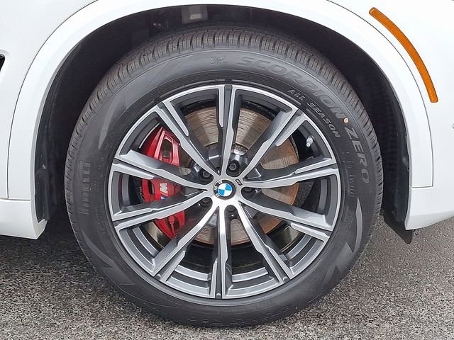 Used 2022 BMW X5 xDrive40i w/ M Sport Package AWD/4WD image 8