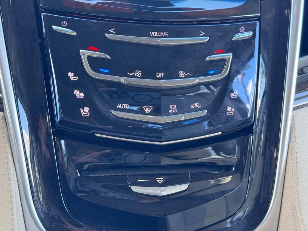 Used 2019 Cadillac Escalade Luxury image 13
