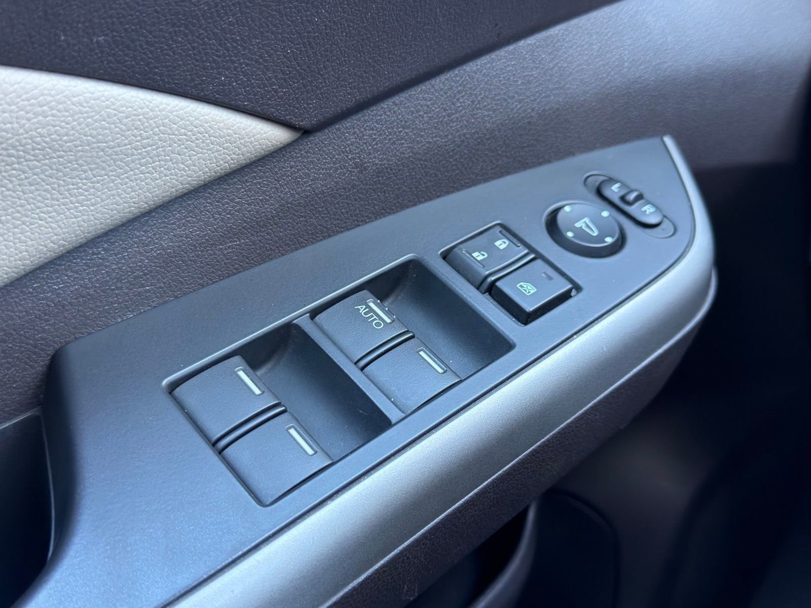 Used 2012 Honda CR-V EX-L image 19