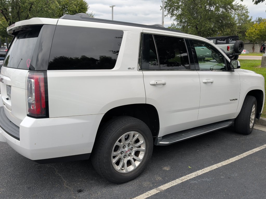 Used 2017 GMC Yukon SLT AWD/4WD image 3