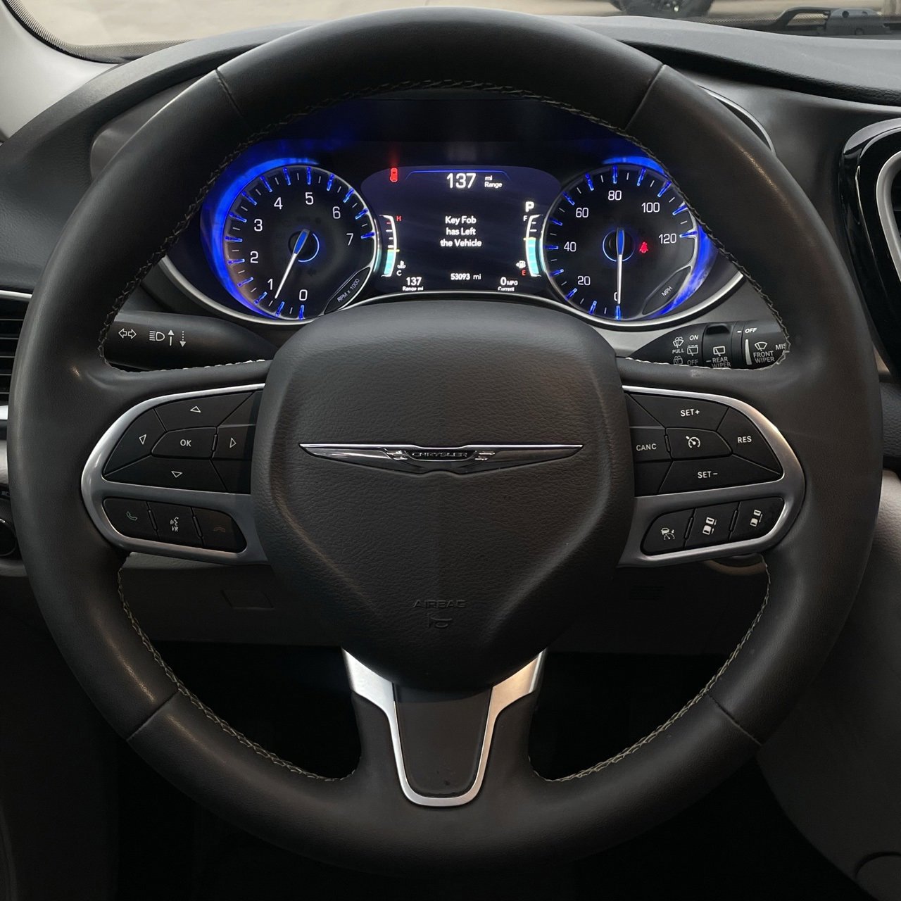 Used 2023 Chrysler Pacifica Touring-L image 12