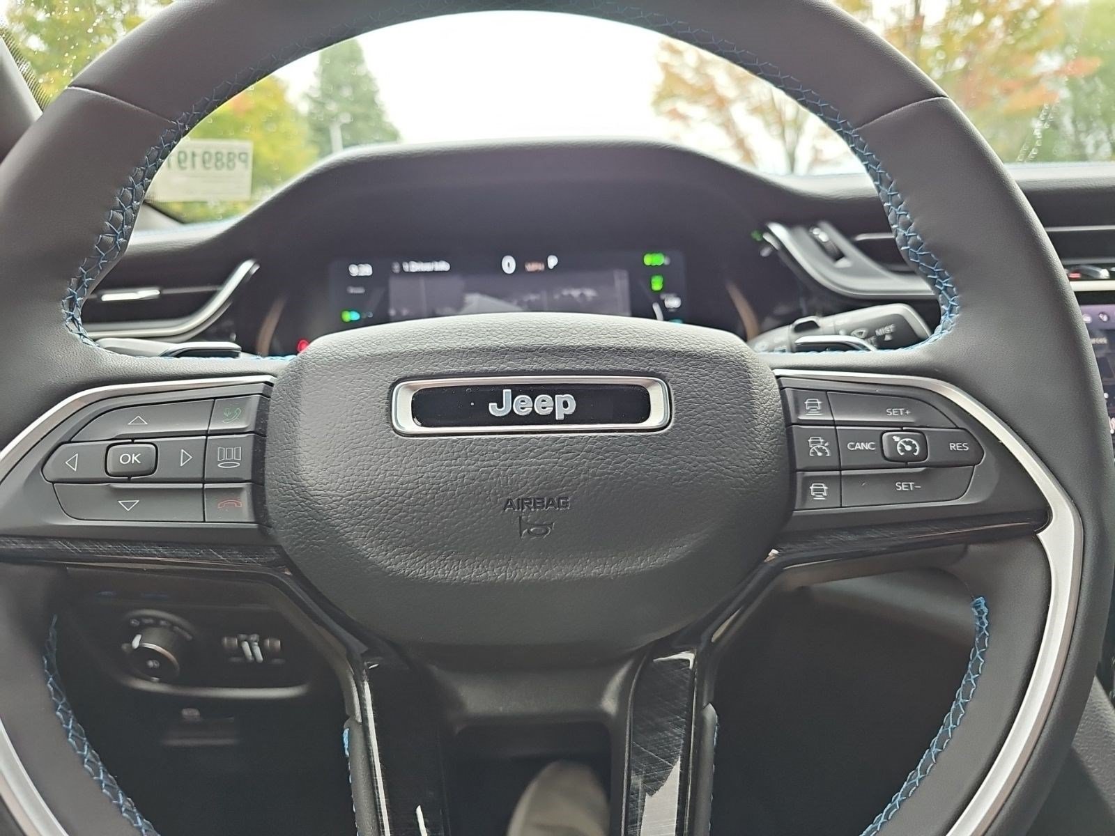 Used 2023 Jeep Grand Cherokee Trailhawk w/ Advanced Protech Group II AWD/4WD image 22