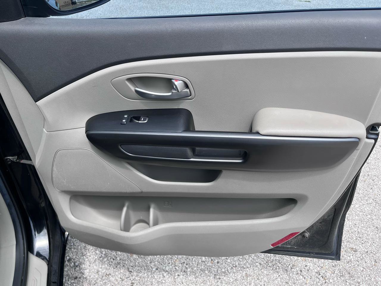 Used 2016 Kia Sedona LX w/ Option Group 020 FWD image 21