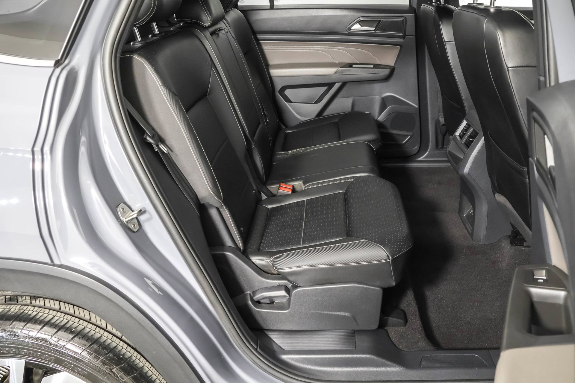 Used 2022 Volkswagen Atlas Cross Sport SEL image 43