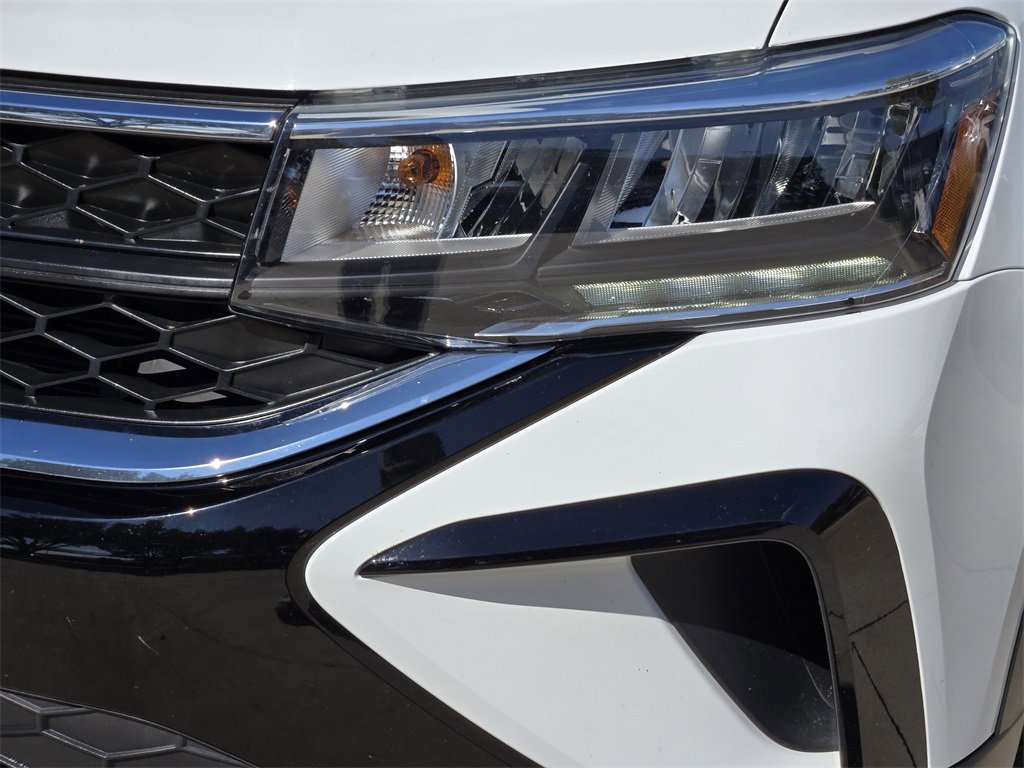 Used 2024 Volkswagen Taos S image 15