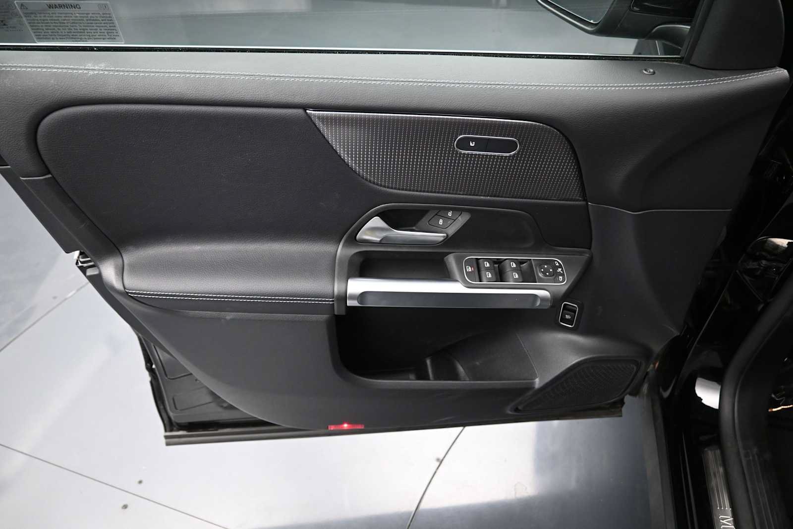 Used 2022 Mercedes-Benz GLB 250 image 7
