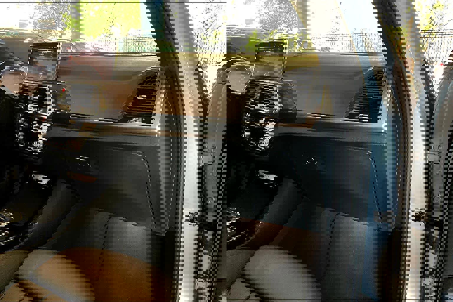 Used 2021 BMW X3 xDrive30e w/ Premium Package image 18