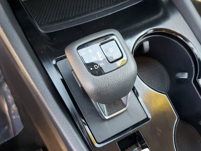 Used 2024 Nissan Rogue S image 27