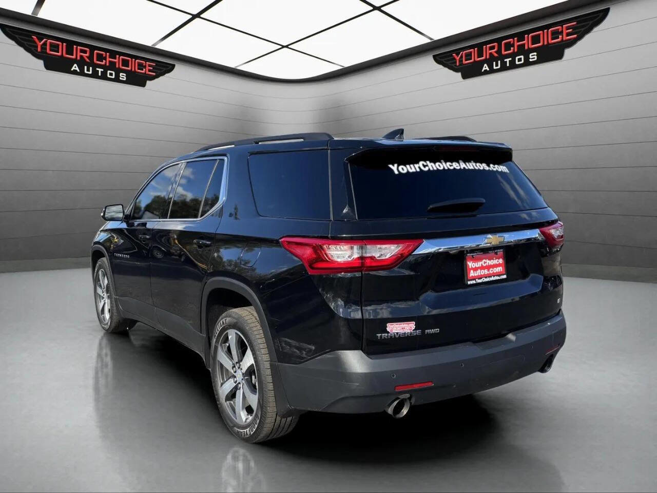 Used 2019 Chevrolet Traverse LT w/ LT Premium Package image 3