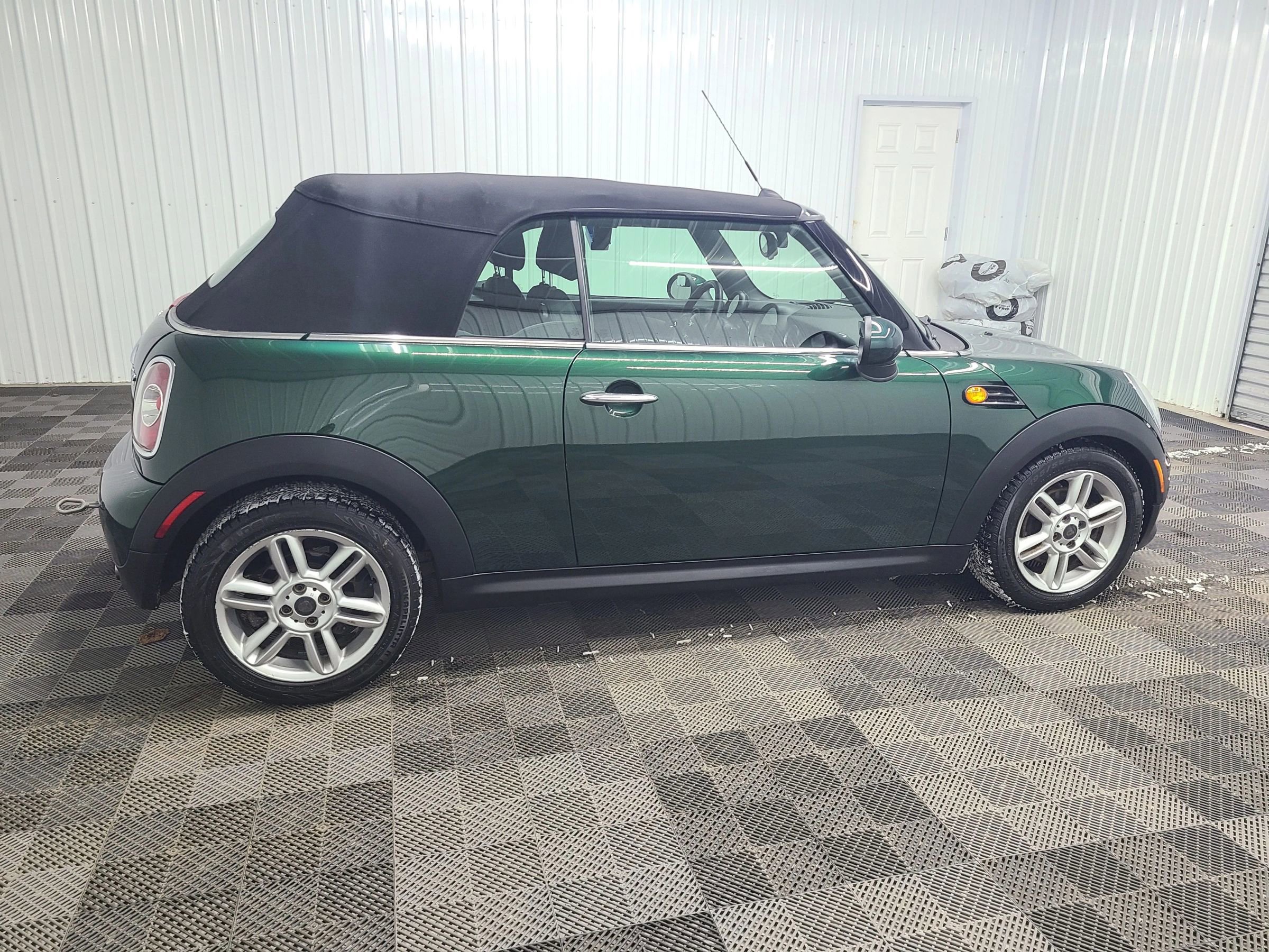 Used 2011 MINI Cooper Convertible image 12