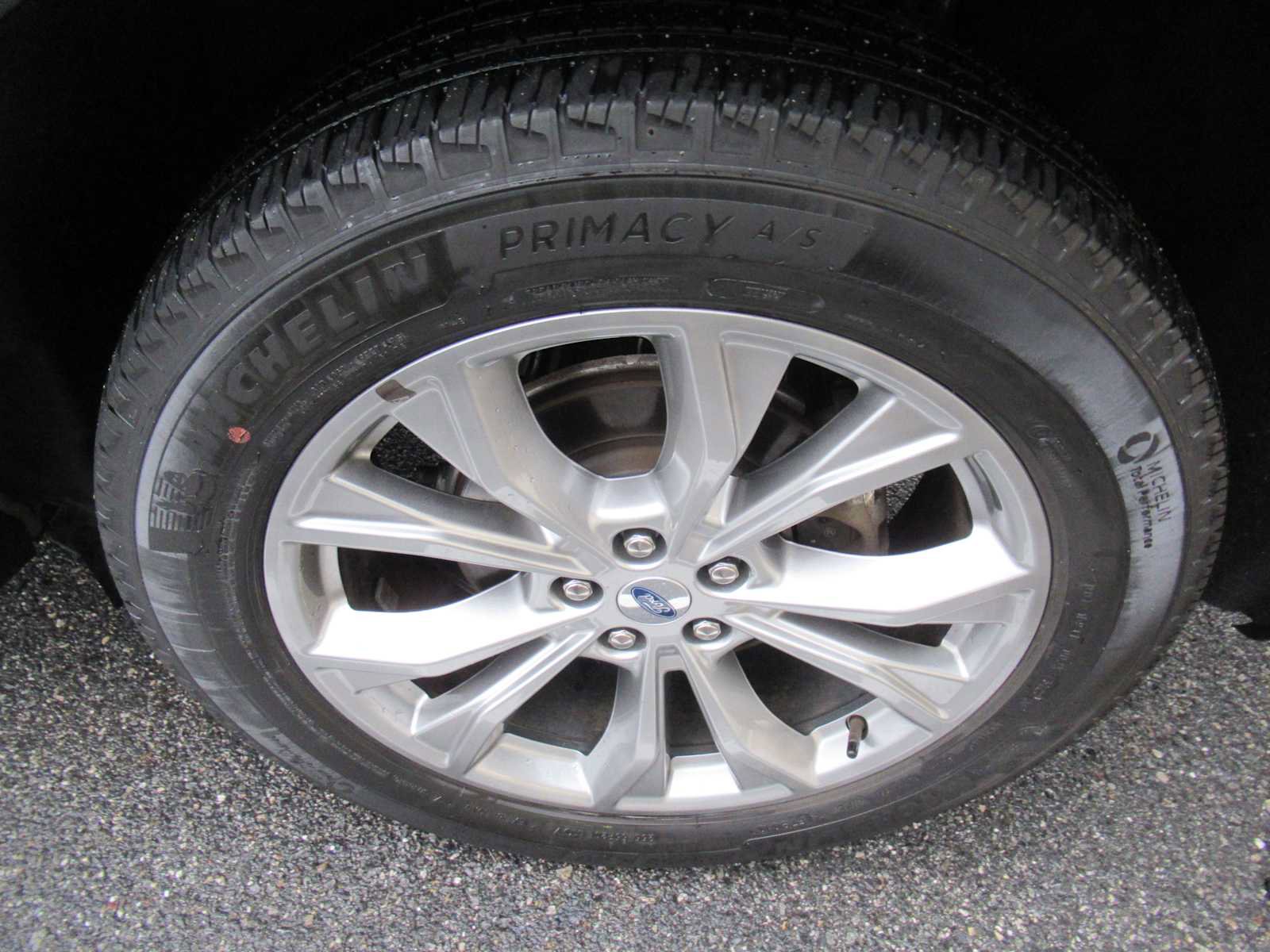 Used 2022 Ford Explorer XLT w/ Equipment Group 202A image 10