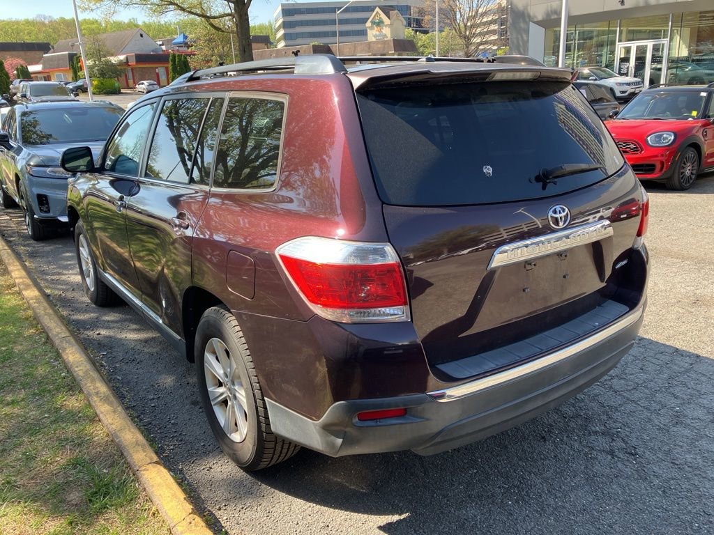 Used 2011 Toyota Highlander 4WD w/ Tech Pkg image 4