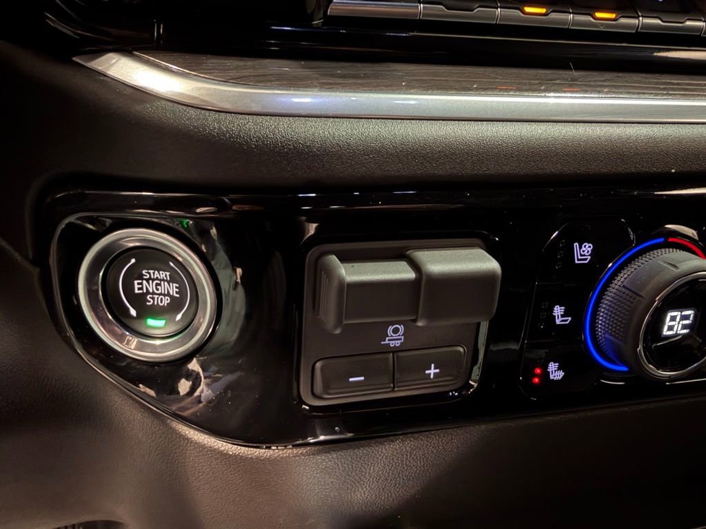 Used 2026 Chevrolet Silverado 2500 LTZ w/ LTZ Premium Package image 21