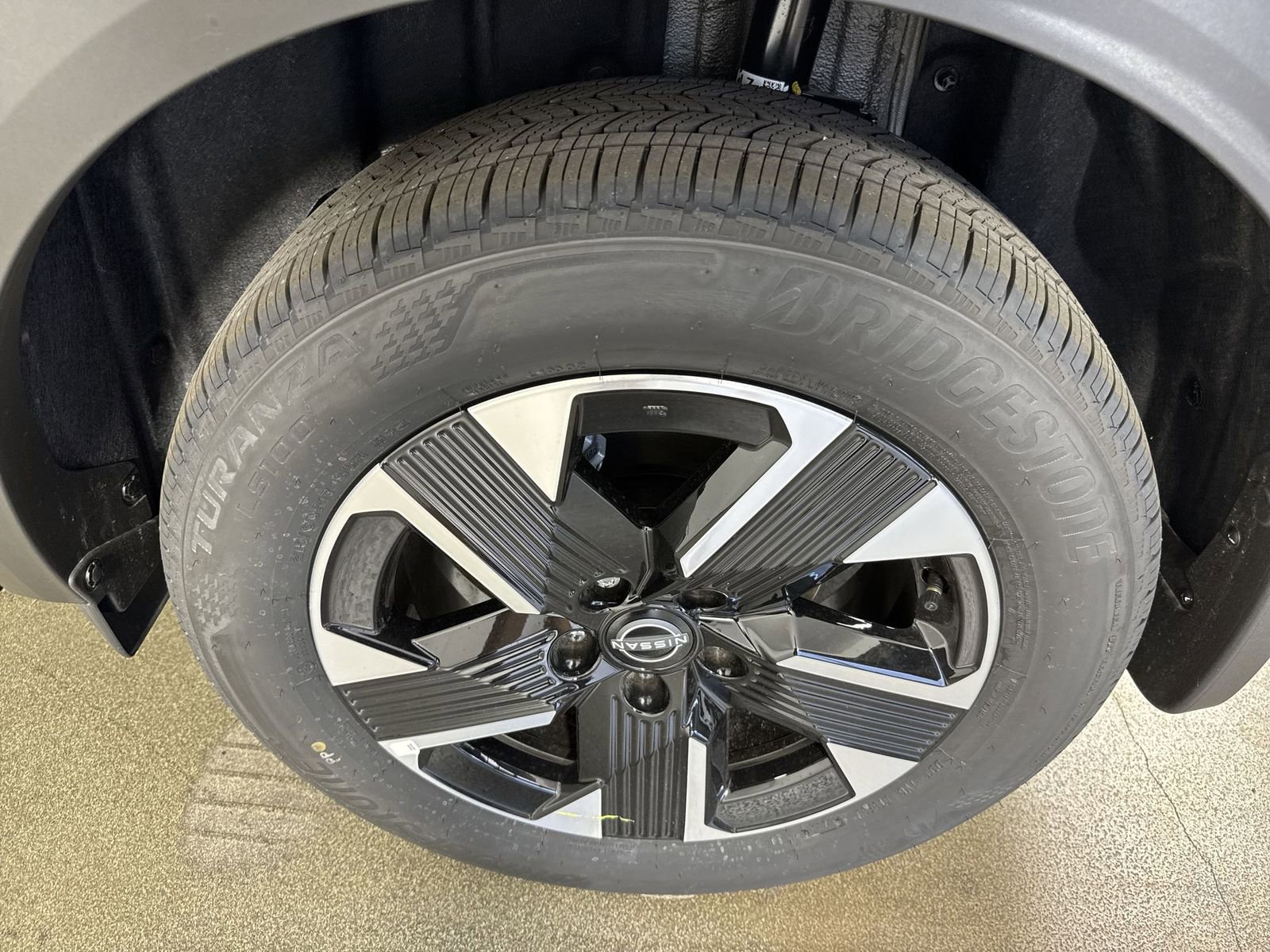 New 2025 Nissan Kicks SV w/ SV Premium Package image 5