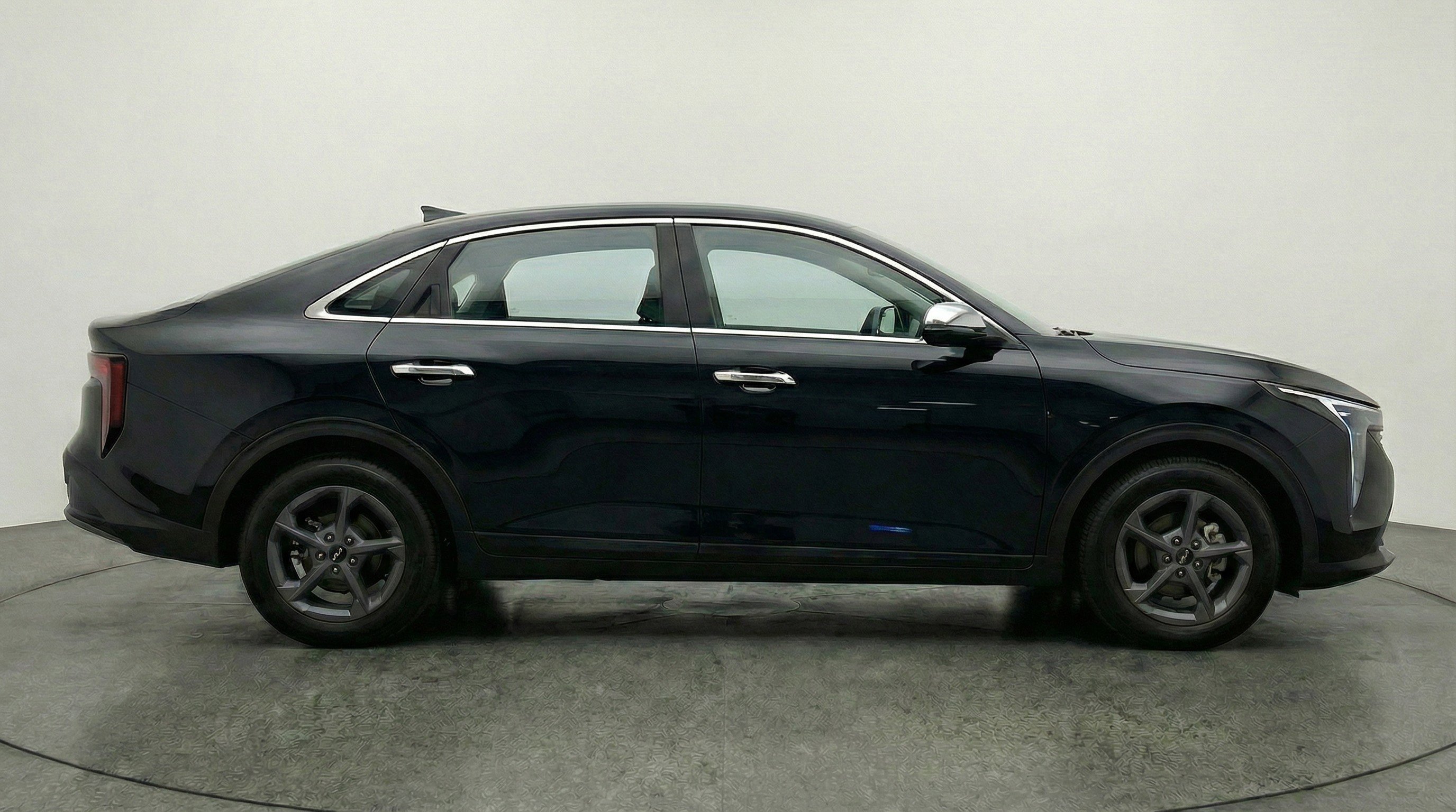 Used 2025 Kia K4 LXS image 11