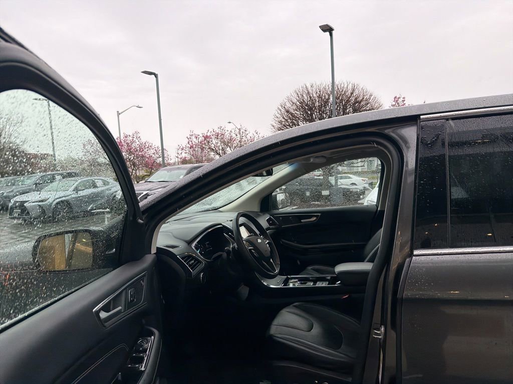 Used 2019 Ford Edge Titanium w/ Equipment Group 301A image 27