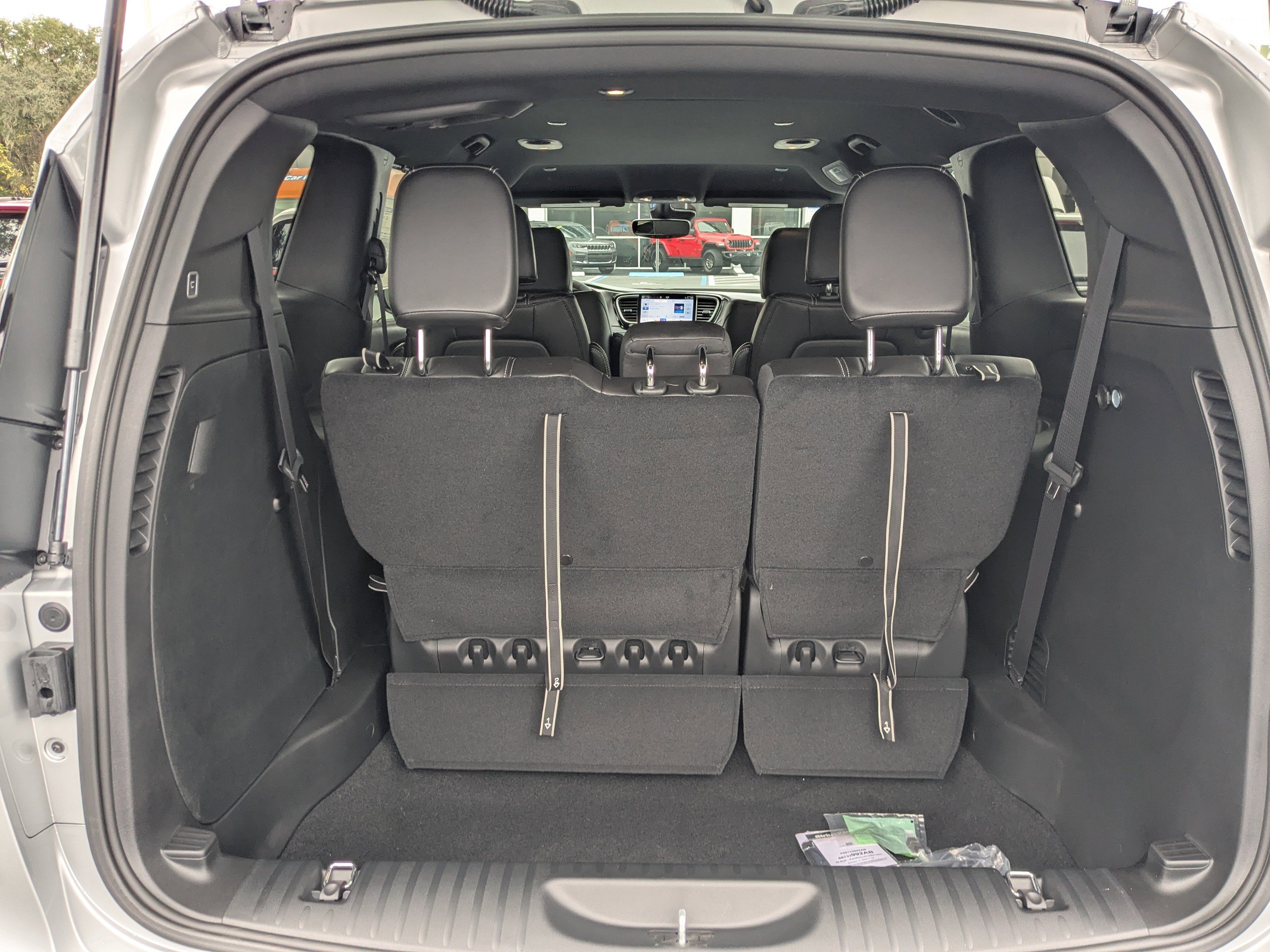 New 2026 Chrysler Pacifica Select image 12