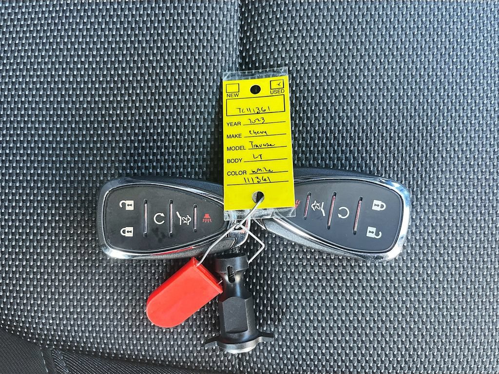 Used 2023 Chevrolet Traverse LT FWD image 33