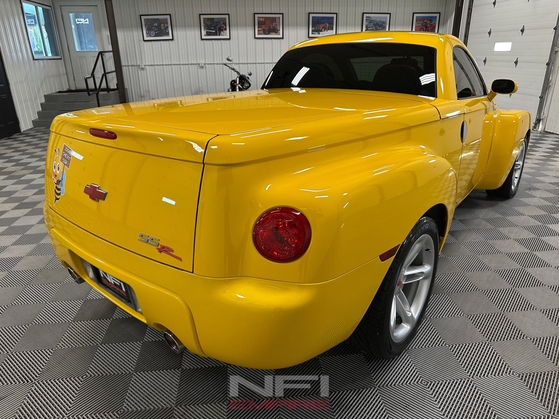Used 2004 Chevrolet SSR w/ Preferred Equipment Group RWD image 15