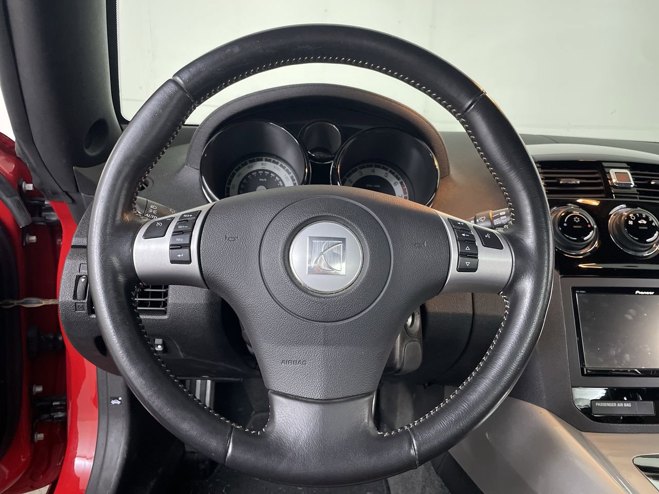 Used 2007 Saturn Sky Red Line image 13