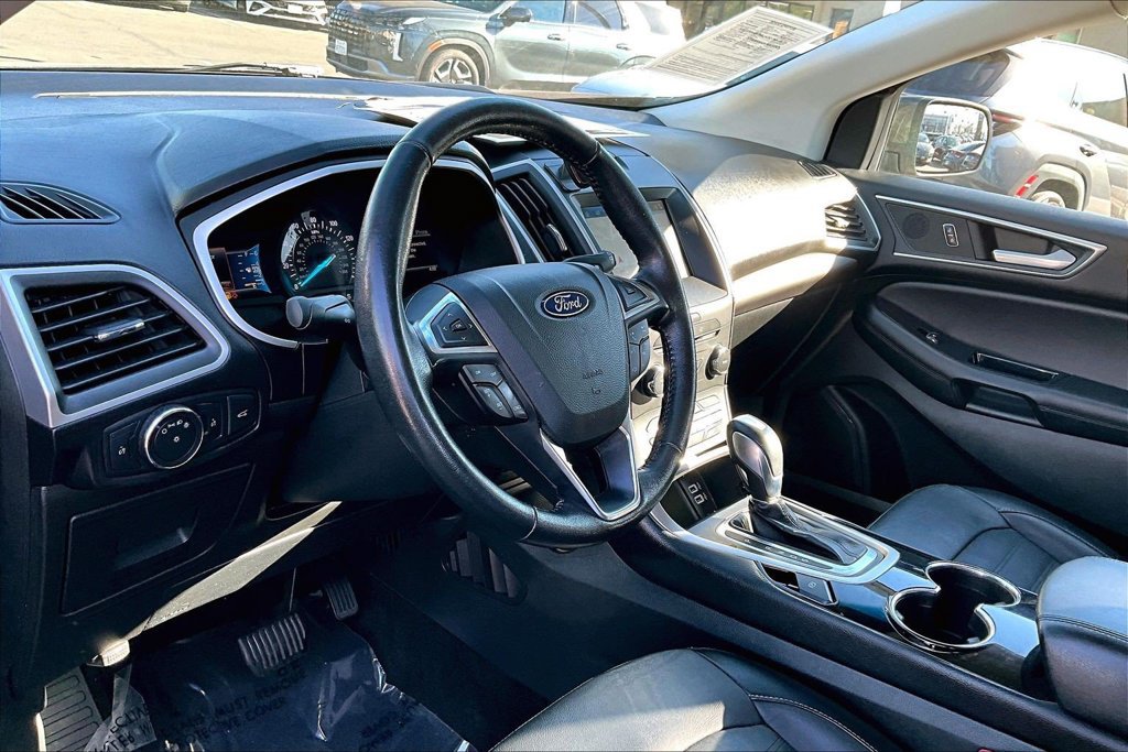 Used 2017 Ford Edge SEL w/ Equipment Group 201A FWD image 10