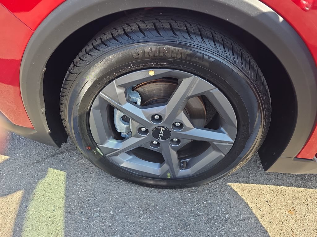 Used 2025 Kia K4 FWD image 23
