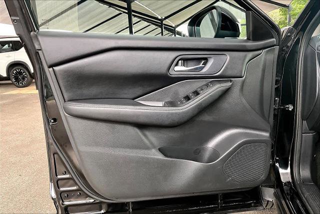 Certified 2024 Nissan Rogue SV FWD image 21