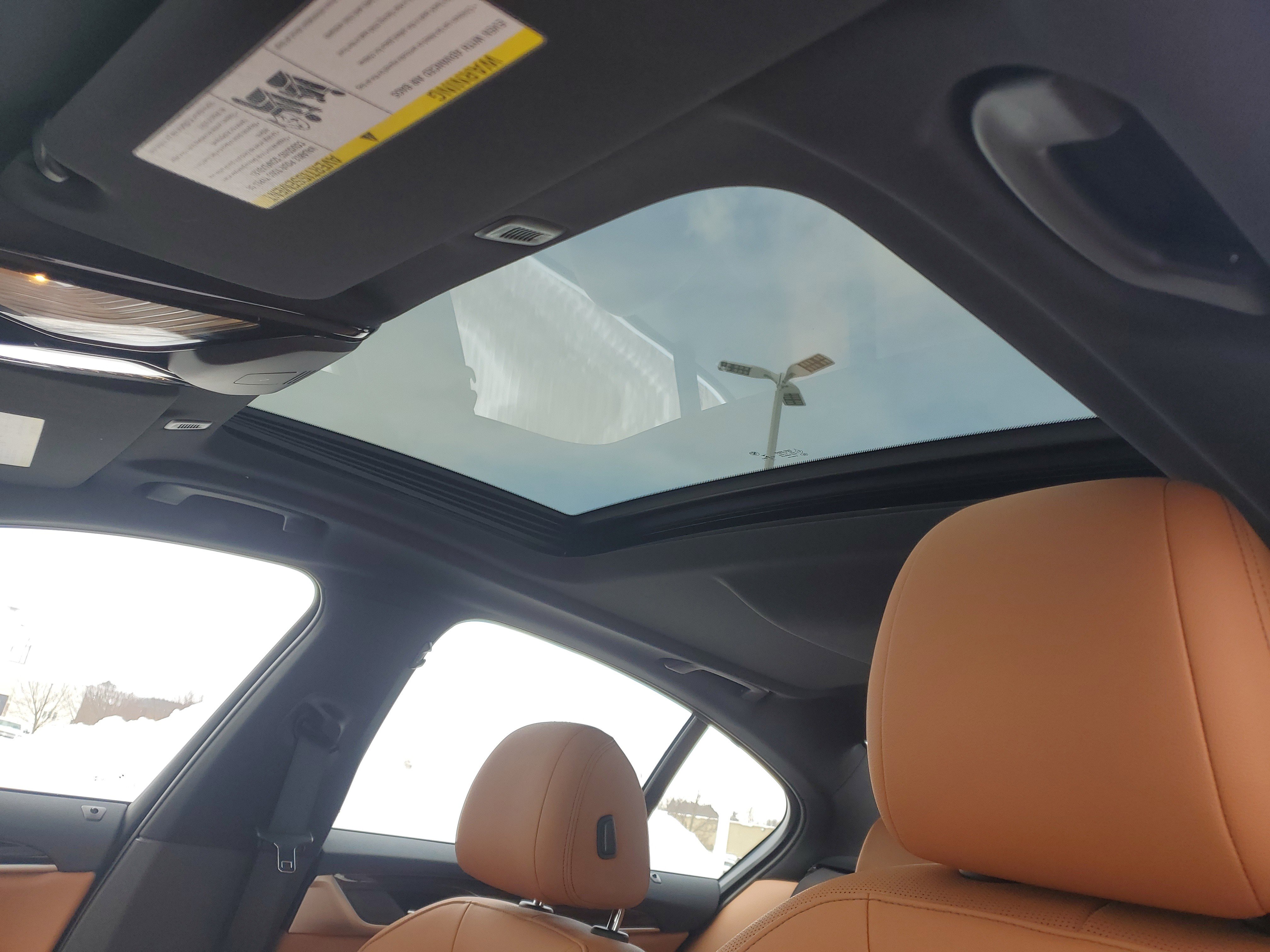 Used 2023 BMW 530i xDrive 530i xDrive w/ Premium Package image 8