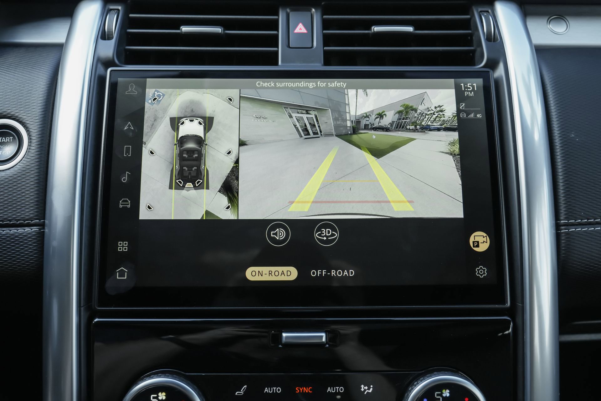 Used 2024 Land Rover Discovery Dynamic SE image 13