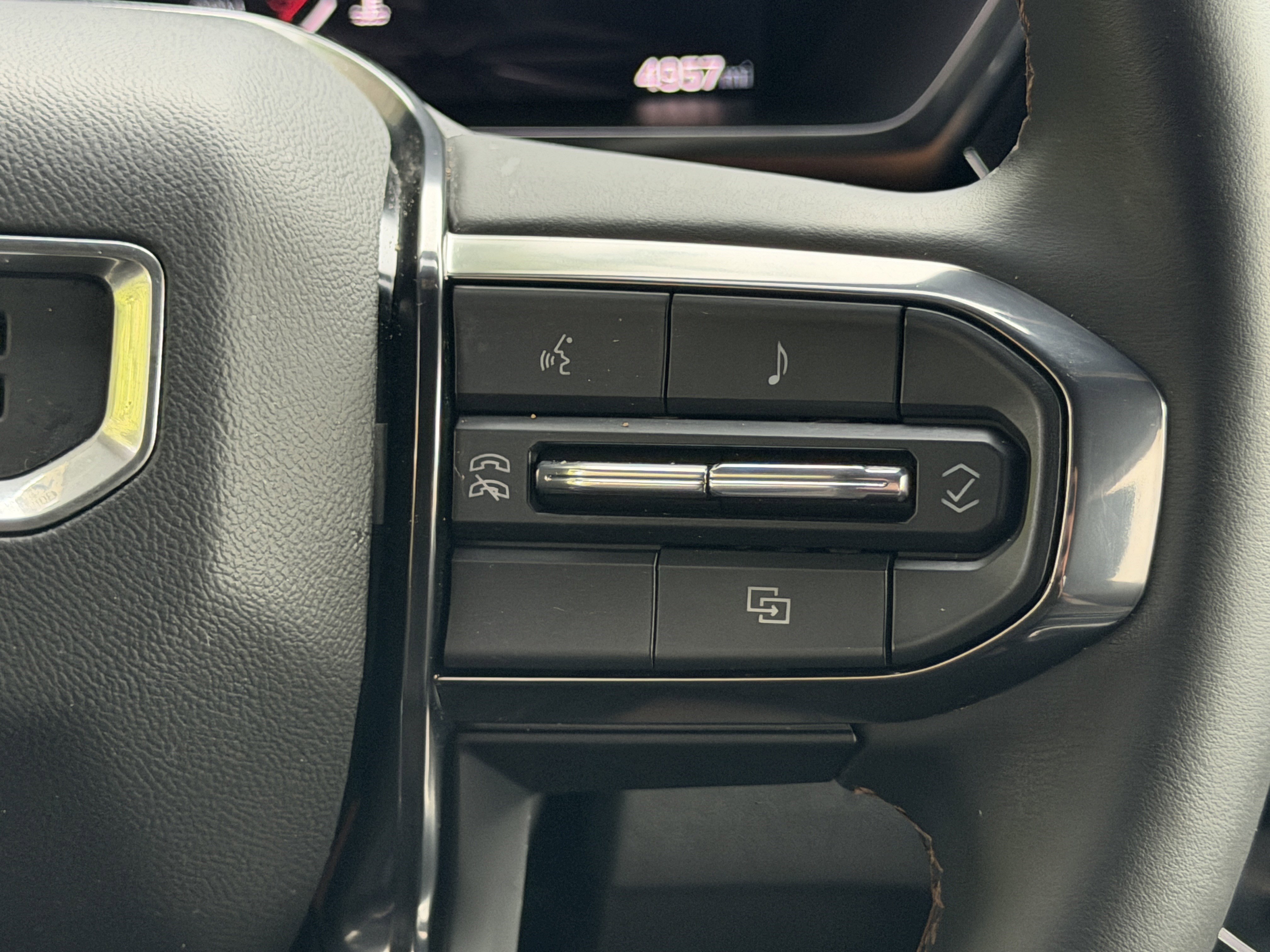 Used 2026 GMC Canyon AT4 AWD/4WD image 16