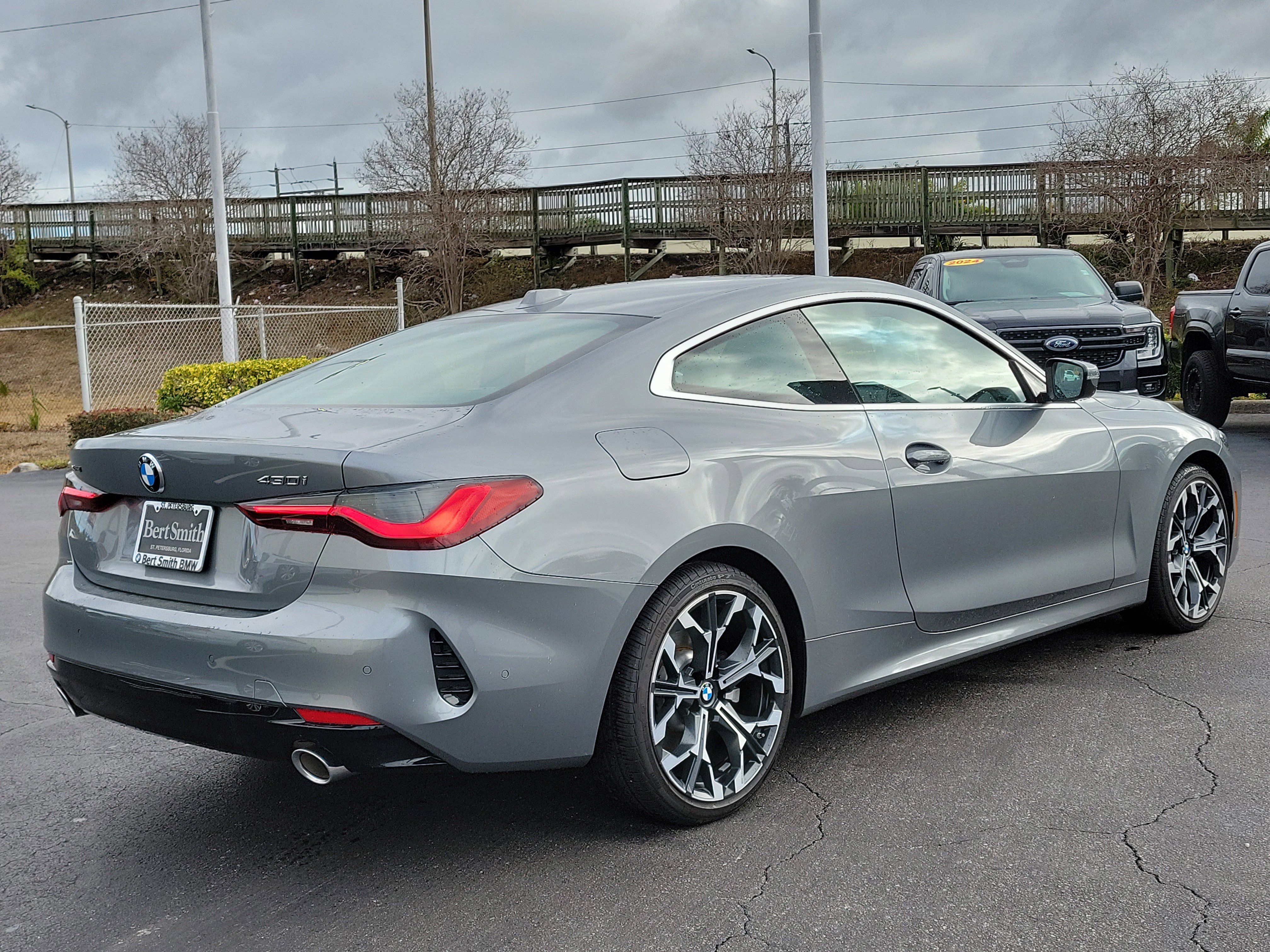 Used 2025 BMW 430i xDrive Coupe w/ Premium Package image 3