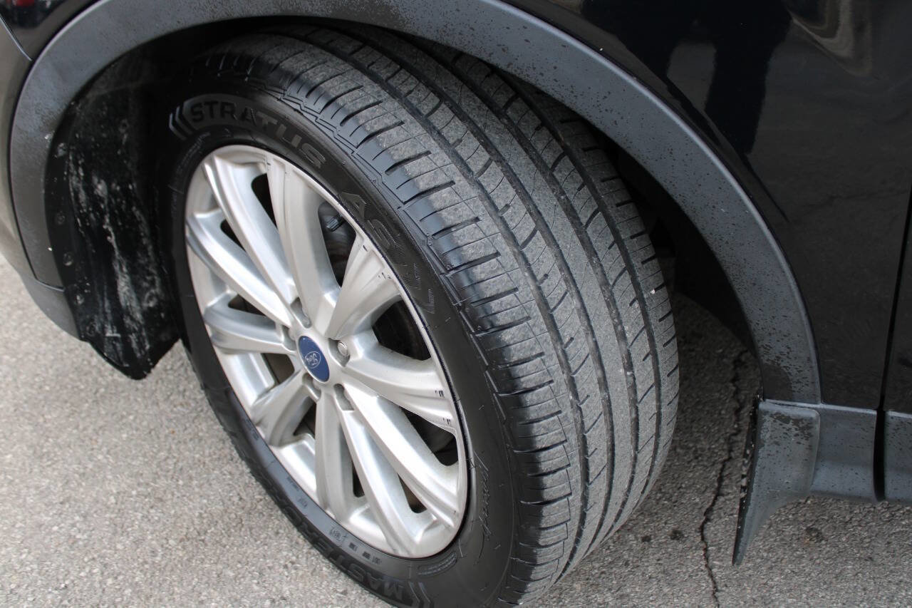 Used 2017 Ford Escape Titanium image 13