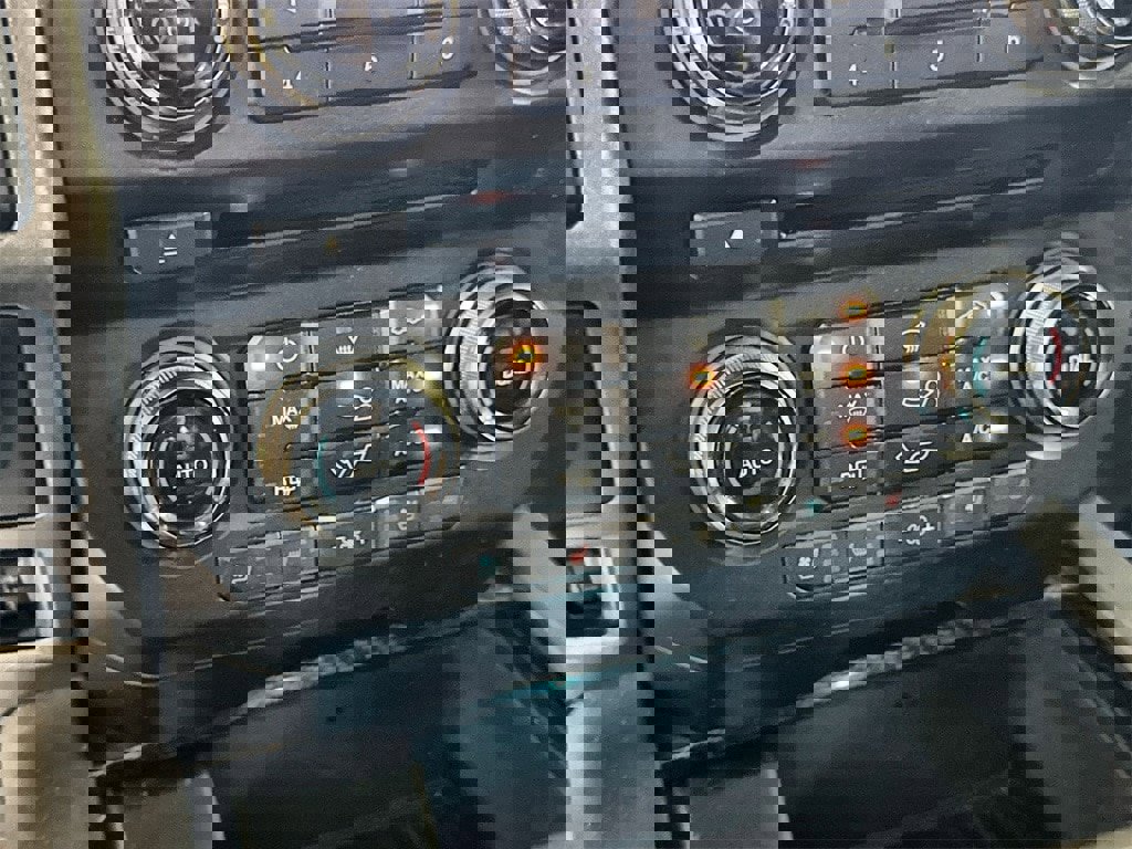 Used 2018 Ford F150 Raptor w/ Equipment Group 802A Luxury image 22