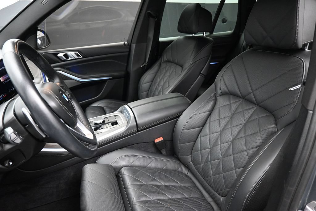 Used 2025 BMW X5 xDrive40i AWD/4WD image 4