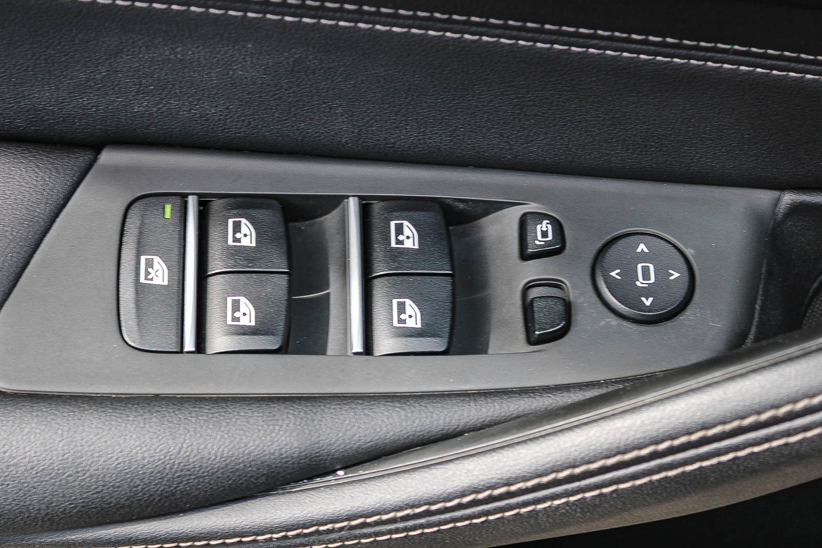 Used 2022 BMW M550i xDrive image 20