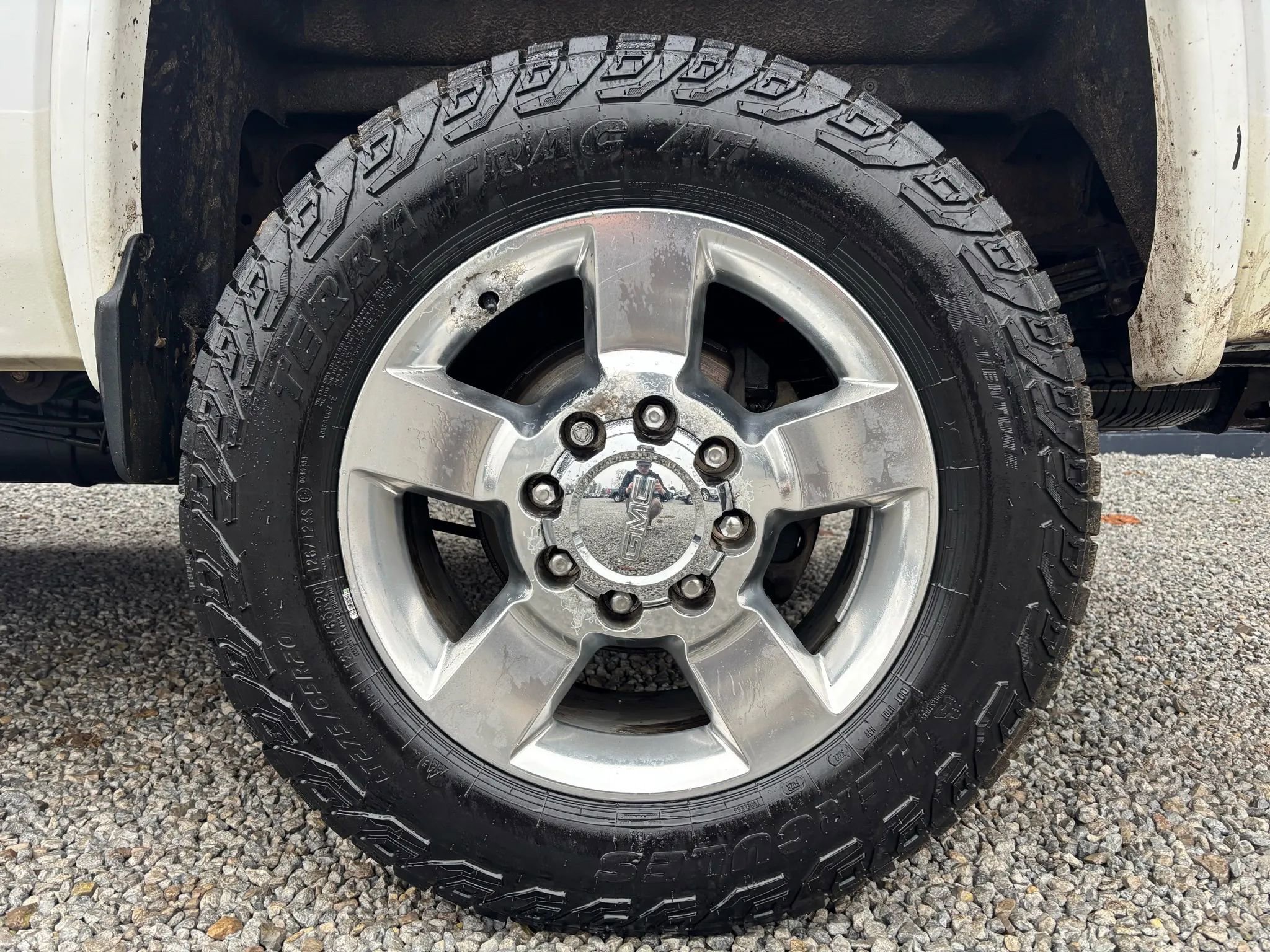 Used 2016 GMC Sierra 2500 Denali image 2