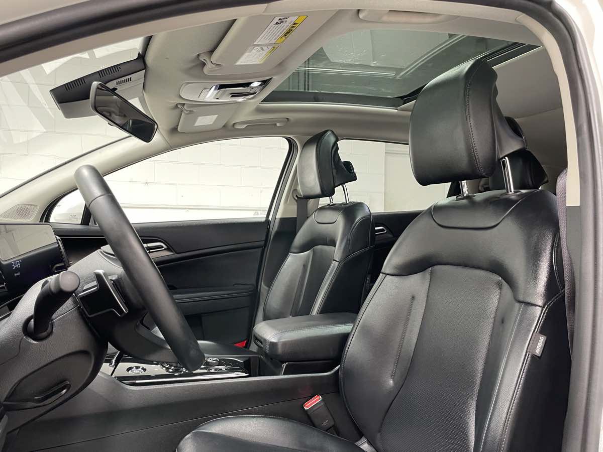 Used 2025 Kia Sportage EX w/ EX Premium Package AWD/4WD image 13
