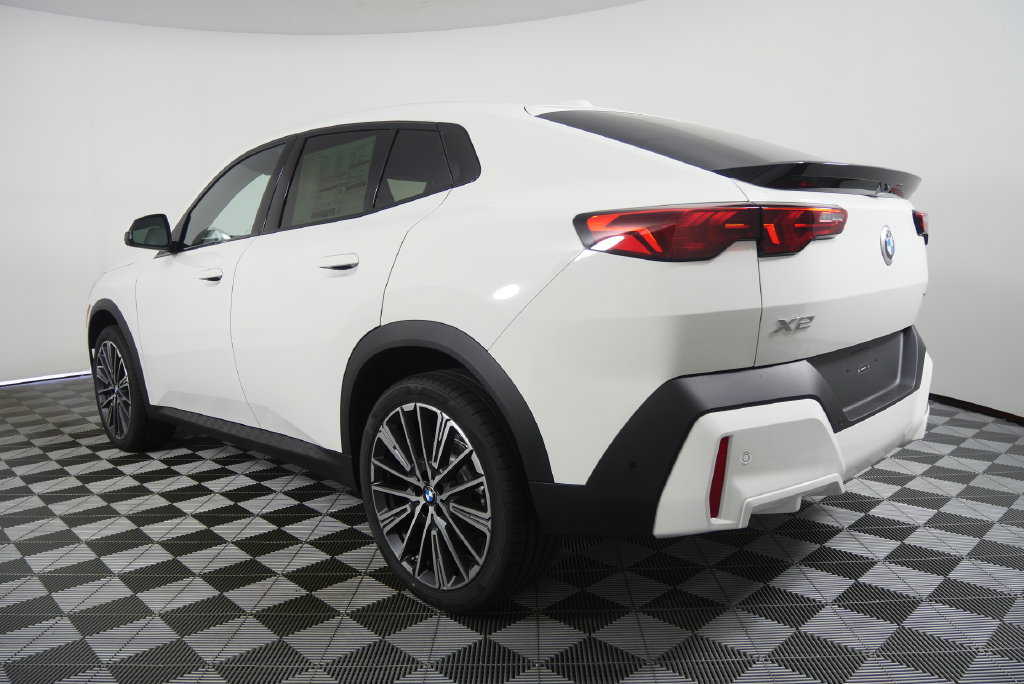 New 2026 BMW X2 xDrive28i w/ Technology Package AWD/4WD image 6