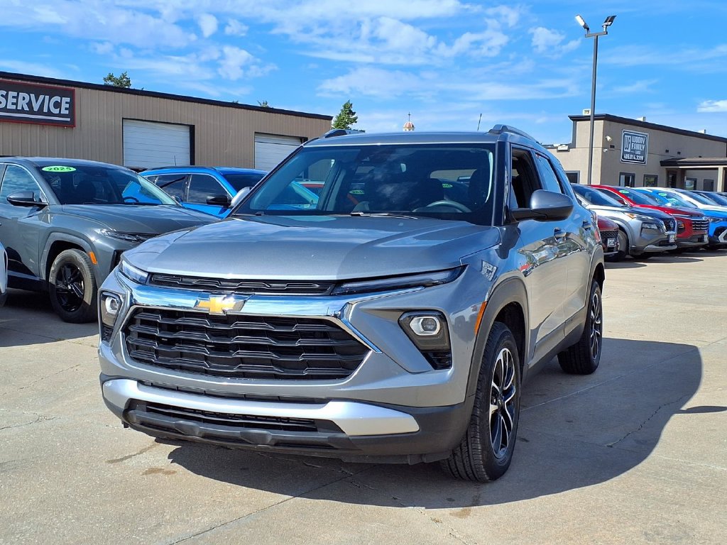Used 2025 Chevrolet TrailBlazer LT AWD/4WD image 22