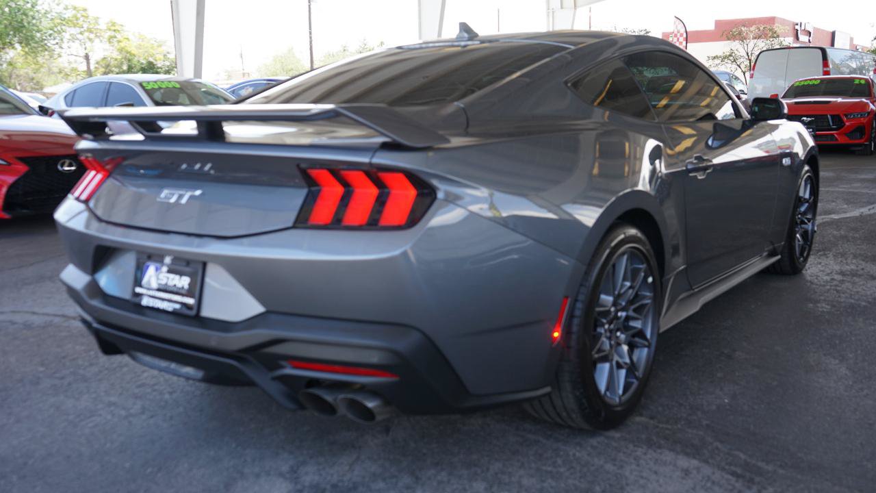 Used 2025 Ford Mustang GT Premium w/ GT Performance Package RWD image 3