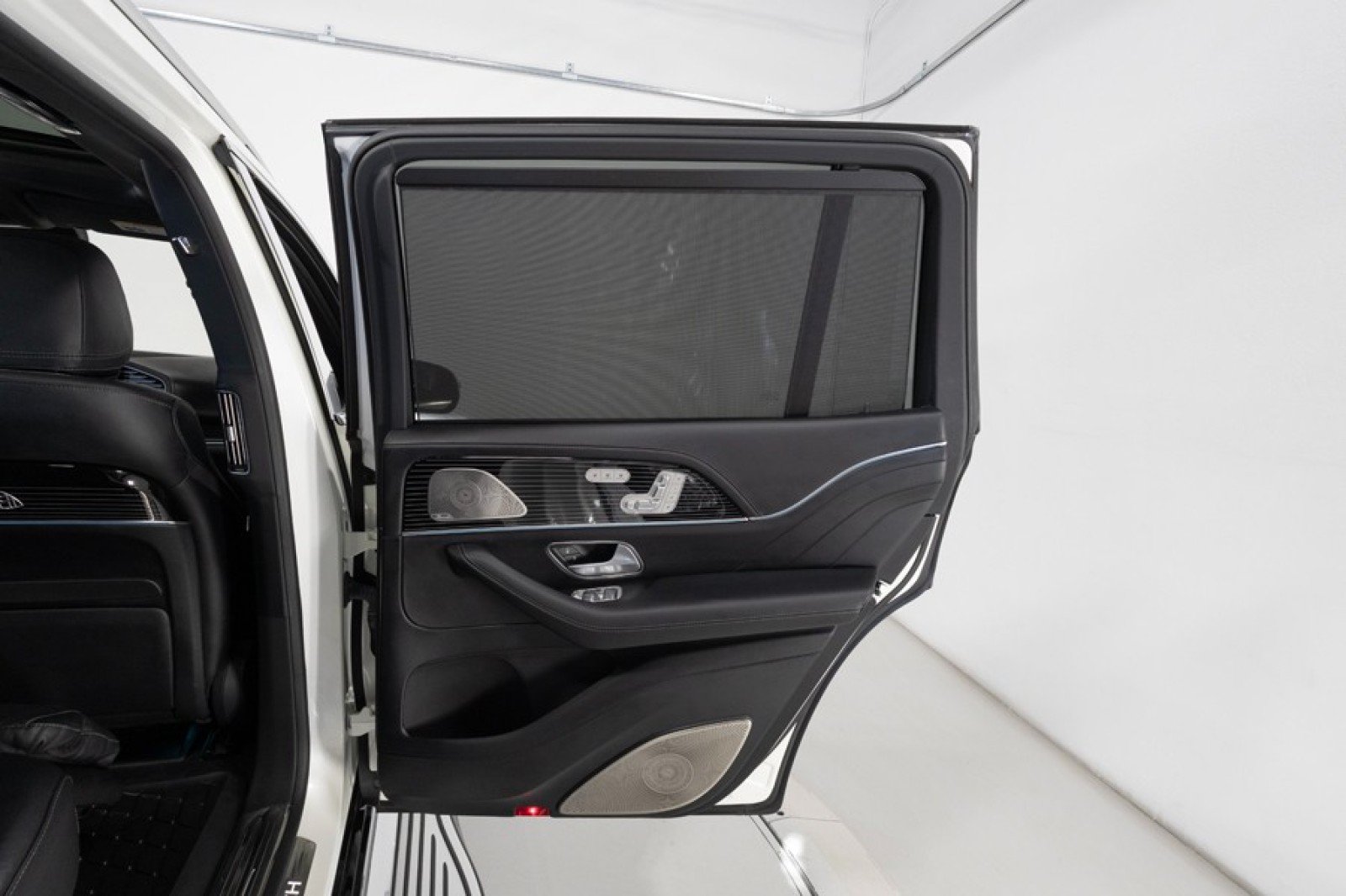 Used 2023 Mercedes-Benz Maybach GLS 600 4MATIC image 65