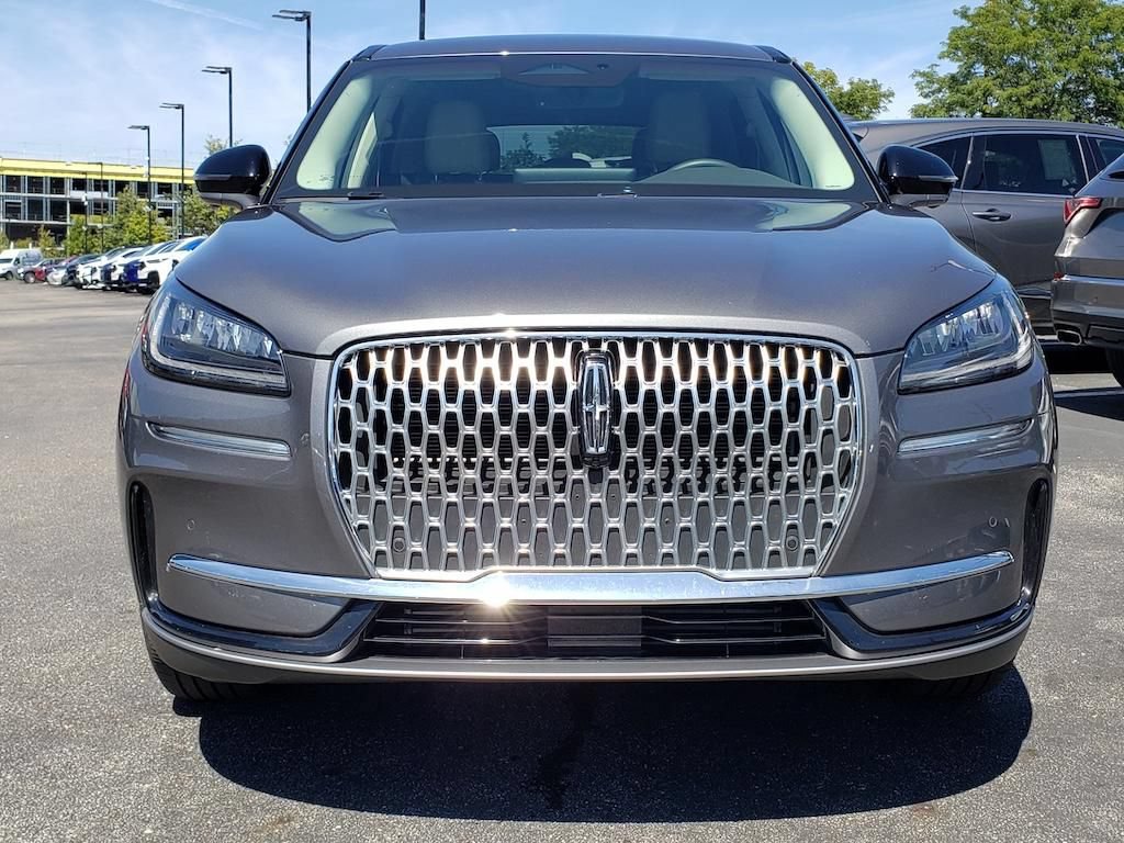 Used 2023 Lincoln Corsair AWD w/ Equipment Group 101A image 2