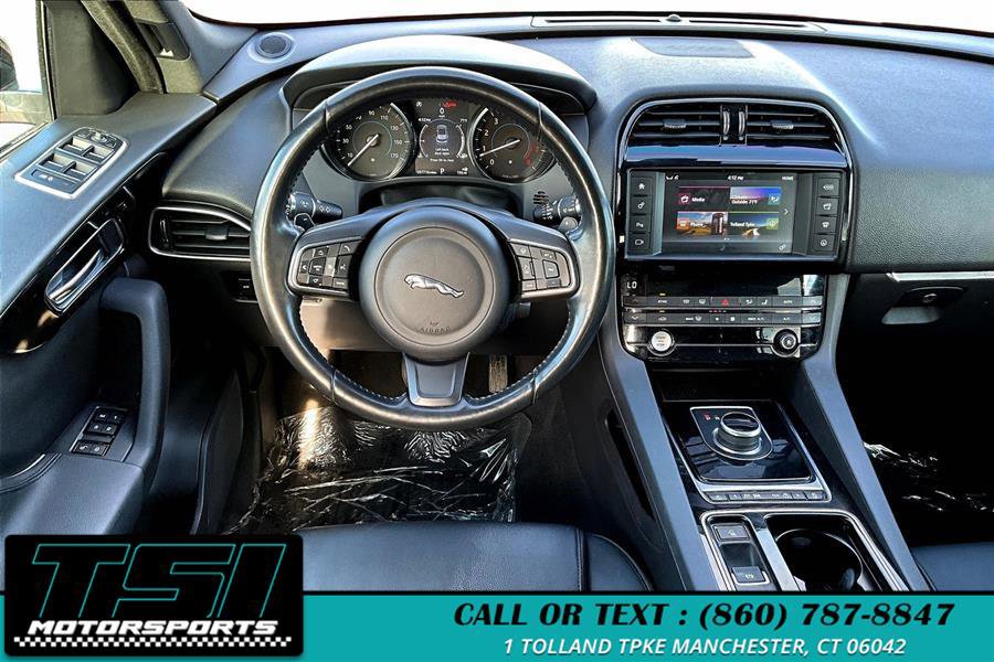 Used 2018 Jaguar F-PACE Premium image 5