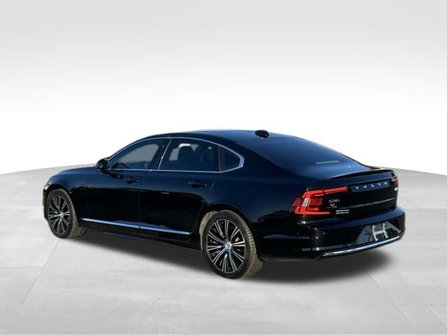 Used 2023 Volvo S90 B6 Plus image 5