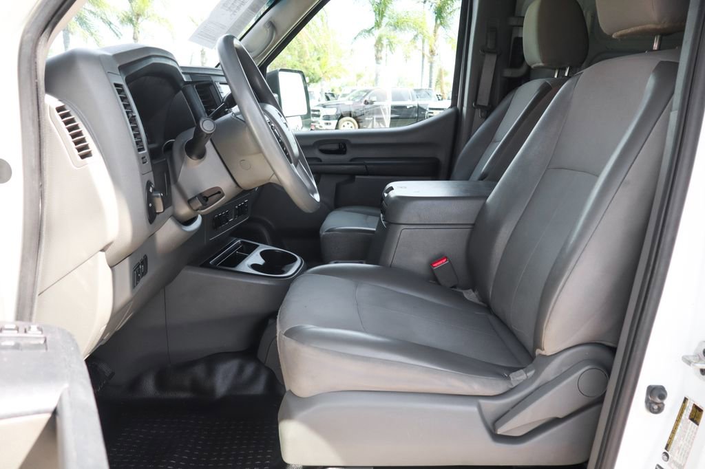 Used 2019 Nissan NV 2500 SV image 21