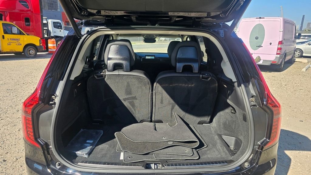 Certified 2025 Volvo XC90 B6 Plus image 7